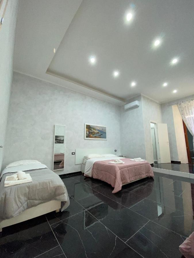 Savastano House Hotel Napels Buitenkant foto